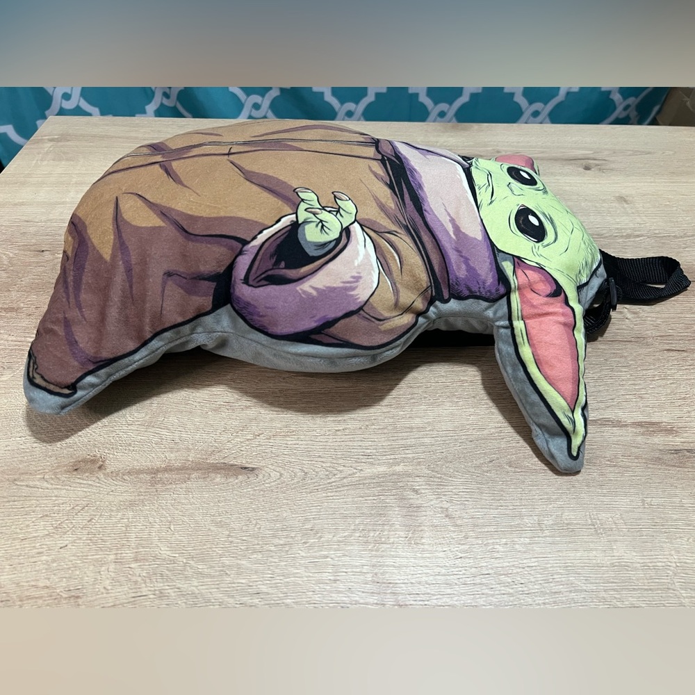 Star Wars: The Mandalorian The Child (Grogu/Baby Yoda) plush backpack - Picture 2 of 7